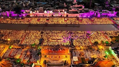 ദീപാവലി ദിനത്തിൽ അയോധ്യയിൽ തെളിയിച്ചത് 1,576,955 ദീപങ്ങൾ, റെക്കോർഡ്