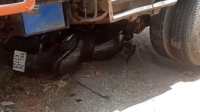 വലത്തോട്ട് വെട്ടിച്ച ടിപ്പർ ലോറിക്കടിയിൽ വീണ് ബൈക്ക് യാത്രികനായ വിദ്യാർത്ഥിക്ക് ദാരുണാന്ത്യം