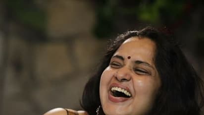 விஜய் டிவி சீரியல் அம்மா நடிகைக்கு 45 வயதில் மறுமணமா? உண்மையை உடைத்து கூறிய பிரகதி!