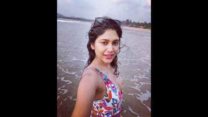 டூ பீஸில் டூ மச் கிளாமர்... ‘சொப்பன சுந்தரி’ மனிஷா யாதவ்வின் சொக்க வைக்கும் பிகினி போட்டோஸ் இதோ