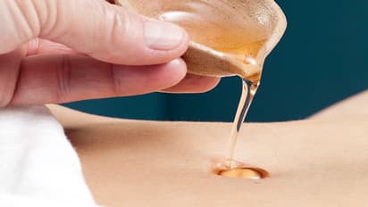 हर रात नाभि में तेल से करें मसाज, खूबसूरती समेत मिलेंगे ये 5 फायदें, आज से रुटीन में करें शामिल