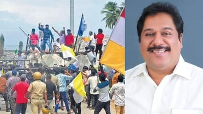 വിഴിഞ്ഞത്ത് സമരം ചെയ്യുന്ന വൈദികര്‍ക്കെതിരെ രാജ്യദ്രോഹത്തിന് കേസെടുക്കണം: ബിജു രമേശ് 