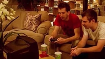 ഷോപ്പിംഗ് മാളിനുള്ളിൽ രഹസ്യ അപ്പാർട്ട്മെൻറ് ഒരുക്കി, നാലുവർഷമായി ഒളിച്ചു താമസിച്ച് യുവാക്കൾ