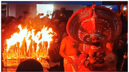 തുലാപ്പത്ത് പിറന്നു, ദൈവങ്ങള്‍ മണ്ണിലേക്ക്; വടക്കൻ കേരളത്തില്‍ ഇനി തെയ്യക്കാലം!