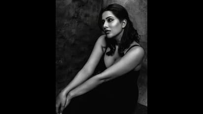 Raiza Wilson : என்னாச்சு..பிளாக் அண்ட் ஒயிட்டில் மிகவும் சோகமாக போஸ் கொடுக்கும் ரைசா வில்சன் 