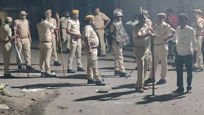 ವಿದ್ಯಾರ್ಥಿನಿ ನೀರಿನ ಬಾಟಲಿಯೊಳಗೆ ಮೂತ್ರ ಬೆರೆಸಿದ ಕಿಡಿಗೇಡಿಗಳು, ಶುರುವಾಯ್ತು ಕೋಮು ಸಂಘರ್ಷ!