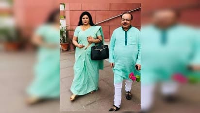 ভাইফোঁটার দিন কালীঘাটে কানন, সঙ্গী বৈশাখী, 'দিদি'র কাছ থেকে মিলল উপহারও