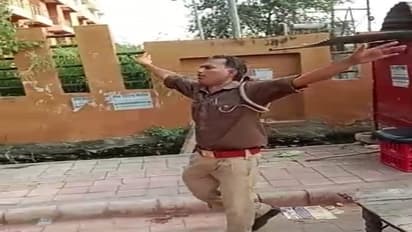 आगरा: नशे में धुत सिपाही ने राहगीरों और दुकानदारों से की बदसलूकी, वीडियो बनता देख गाली देकर दौड़ाया