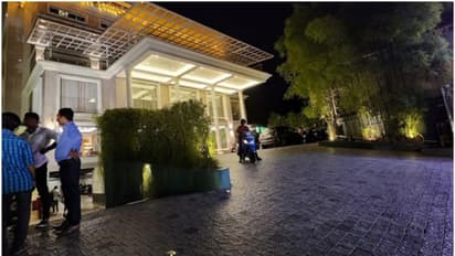 മദ്യപിച്ച ശേഷം പണം ഗൂഗിള്പേ വഴിയേ നല്കൂവെന്ന് തര്ക്കം; പിന്നാലെ കൂട്ടയടി, നാലുപേര്ക്ക് പരിക്ക്