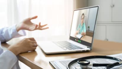 ഫേസ്ബുക്കിലെ വനിതാ ഡോക്ടര്, സത്യത്തില് 'പുരുഷന്', സ്ത്രീകളുടെ ജനനേന്ദ്രിയ ഫോട്ടോകള് ചോദിച്ചുവാങ്ങി