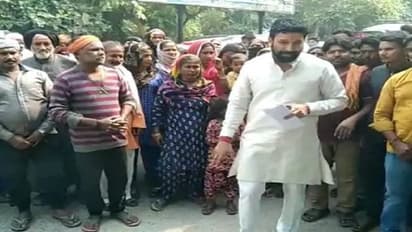 মিরাটে জোর করে ধর্মান্তকরণ ৪০০ জনের , বাড়িতে থাকা হিন্দু দেবদেবীর মূর্তি ভেঙে খ্রীষ্টান করা হলো তাদের 