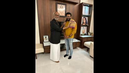 சூப்பர்ஸ்டாரை மெர்சலாக்கிய காந்தாரா... ரஜினியின் காலில் விழுந்து நன்றி சொன்ன இயக்குனர் ரிஷப் ஷெட்டி