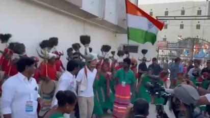 ഭാരത് ജോഡോ യാത്രയിൽ ഗോത്ര നൃത്തം ചെയ്ത് രാഹുൽ ഗാന്ധി, വീഡിയോ