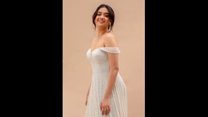 Keerthy Suresh : செல்ல பிராணியுடன் க்யூட்டாக கொஞ்சும் கீர்த்தி சுரேஷ் ..கூல் போட்டோஸ் இதோ 