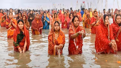 సూర్యభగవానుడికి అర్ఘ్యం ఇలా సమర్పిస్తేనే పూజా ఫలితం..! 