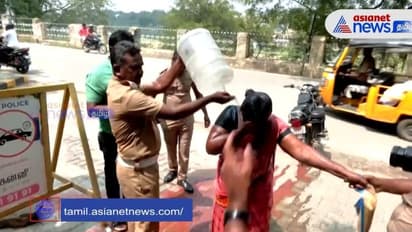 தன் இடத்தை ஆக்கிரமிப்பு செய்தது பற்றி புகாரளித்தும் நடவடிக்கை இல்லை… விரக்தியடைந்த பெண் தீக்குளிக்க முயற்சி!!