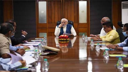 గుజరాత్ లో కుప్పకూలిన మోర్బి బ్రిడ్జి: ఉన్నతస్థాయి సమీక్ష నిర్వహించిన మోడీ