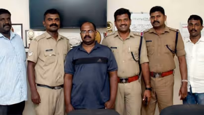 പൊതുസ്ഥലത്ത് നഗ്നതാ പ്രദര്‍ശനം, മുങ്ങിയ യുവാവിനെ പിടികൂടാന്‍ യുവതിയും പൊലീസിനൊപ്പം; അറസ്റ്റ്