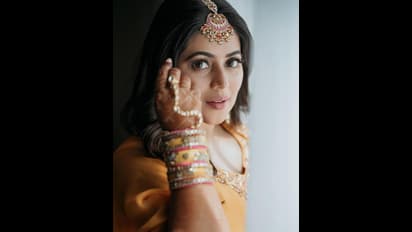 யம்மாடியோ ரூ.30 கோடிக்கு பரிசா..! திருமணம் முடிந்ததும் நடிகை பூர்ணாவுக்கு பரிசுகளை வாரி வழங்கிய கணவர்