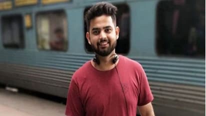 Handsome, Hunk, Smart हैं IES वैभव छाबड़ा, 8 बार फेल होकर भी नहीं मानी हार, ऐसी है सक्सेस स्टोरी