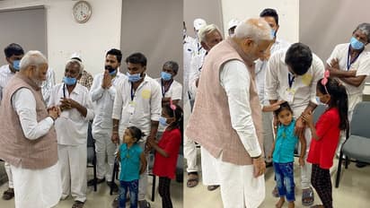 குஜராத் சென்றுள்ள பிரதமர் மோடி… மோர்பி பாலம் விபத்தில் காயமடைந்தவர்களை நேரில் சந்தித்து ஆறுதல்!!