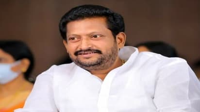 వైసీసీ ఎమ్మెల్సీ చల్లా భగీరథ రెడ్డి ఆరోగ్య పరిస్థితి విషమం.. ఏఐజీ ఆస్పత్రిలో కొనసాగుతున్న చికిత్స..
