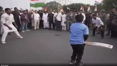 చిన్నారులతో కలిసి క్రికెట్.. రాహుల్ బౌలింగ్, రేవంత్ ఫీల్డింగ్ (వీడియో)