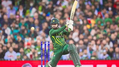 നാല് വിക്കറ്റ് വീണ ശേഷം നാലുപാടും അടിപൂരം; പാകിസ്ഥാന് റെക്കോർഡ് 