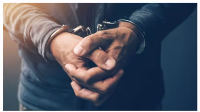 പ്രവാസികൾ ഒത്തുചേരുന്ന സ്ഥലങ്ങളിലും വഴിയോരക്കച്ചവട കേന്ദ്രങ്ങളിലും പരിശോധന; 43 പേര്‍ അറസ്റ്റിൽ 