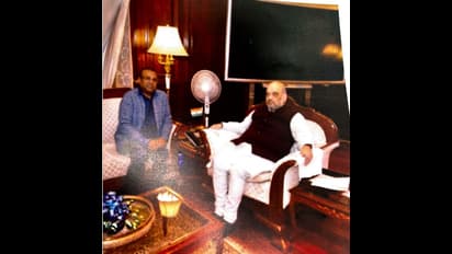 దొరికిన దొంగలు వీళ్లే : ఒక్కొక్కడికి మూడు నాలుగు ఆధార్లు, పాన్ కార్డులు ... చిట్టా విప్పిన కేసీఆర్