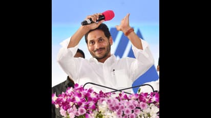 రసవత్తరంగా పులివెందుల పాలిటిక్స్ ... వైసిపి గూటికి వైఎస్ జగన్ ప్రత్యర్థి