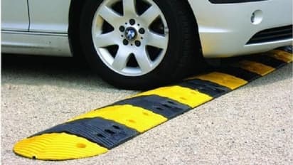 స్పీడ్ బ్రేకర్ దాటేటప్పుడు మీ కారు గ్రౌండ్ క్లియరెన్స్ తగులుతుందా.. ఈ టిప్స్ పాటిస్తే చాలు...