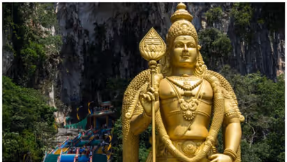 இன்று மாசி மாத சஷ்டி: இரவுக்குள் இந்த ஒரு மந்திரத்தை, முருகனை நினைத்து உச்சரித்தால் 16 வகை செல்வம் கிடைக்கும்