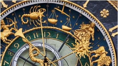 നക്ഷത്രം ശരിയല്ലെന്ന് ജ്യോത്സ്യന്റെ ഉപദേശം; ഭര്ത്താവ് ഭാര്യയെയും കുഞ്ഞിനെയും വീട്ടില് നിന്ന് പുറത്താക്കി