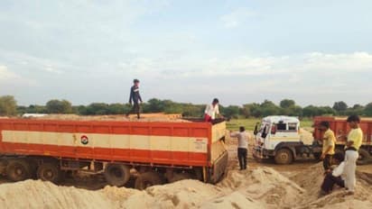 राजस्थान में माफिया राज का भंडाफोड़ः कांग्रेसी नेता ने कहा- डरो मत, कोई ज्यादा नाटक करे तो टैक्टर चढ़ा दो