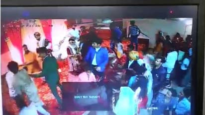 जयपुर की शादी में गुंडों के तांडव का CCTV: दूल्हा-दुल्हन को नहीं पहनाने दी वरमाला, फाड़ दिए महिलाओं के कपड़े