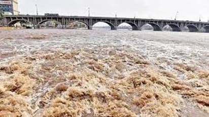 வைகை அணையிலிருந்து நீர் வெளியேற்றம் அதிகரிப்பு.. கரையோர மக்களுக்கு வெள்ள அபாய எச்சரிக்கை..