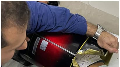 വാക്വം ക്ലീനറിനുള്ളില് കുടുങ്ങിയ കുട്ടിയെ അഗ്നിശമന സേന രക്ഷിച്ചു