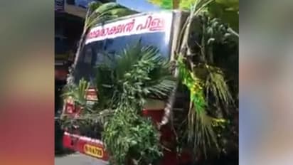 'പറക്കും തളിക' മോഡൽ കല്യാണ ഓട്ടം; കെഎസ്ആർടിസി ഡ്രൈവറുടെ ലൈസൻസ് സസ്പെൻഡ് ചെയ്തു