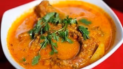 அரைத்த மசாலாவின் வாசனையில் கமகமவென்று வீடே மணக்கும் "சேலத்து மீன் குழம்பு" செய்யலாம் வாங்க 