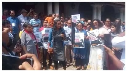 ಹಿಜಾಬ್ಗೆ ಬೆಂಕಿ ಇಟ್ಟು ಇರಾನ್ ಪ್ರತಿಭಟನೆಗೆ ಬೆಂಬಲಿಸಿದ ಕೇರಳದ ಮುಸ್ಲಿಂ ಮಹಿಳೆಯರು