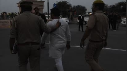 दीवार कूदकर प्रियंका चोपड़ा से मिलने 1090 पहुंचा युवक, लखनऊ पुलिस ने पकड़कर ऐसे सिखाया सबक