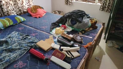 കണ്ണൂരിൽ രണ്ടിടങ്ങളിലായി വീട് കുത്തിത്തുറന്ന് വൻ കവർച്ച; സ്വർണവും പണവും നഷ്ടമായി