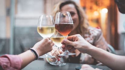 कोरोना की वजह से दिल्ली की महिलाएं हुईं ज्यादा ‘शराबी’, सर्वे में हैरान करने वाला खुलासा