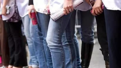 தலைமைச் செயலகத்தில் பணிபுரியும் அரசு ஊழியர்கள் ஜூன்ஸ், டி-சர்ட், லெகின்ஸ் அணிய தடை..!