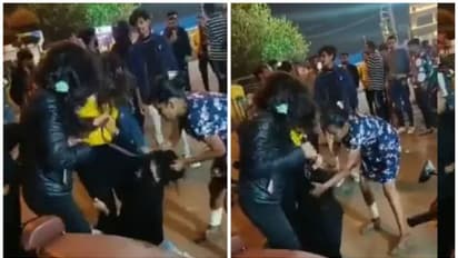 ചവിട്ട്, അടി, ഇടി; സ്ത്രീയെ നടുറോഡിൽ വളഞ്ഞിട്ടാക്രമിച്ച് യുവതികൾ; വീഡിയോ