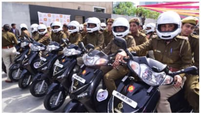 "സ്ത്രീ സുരക്ഷ ഉറപ്പാക്കണം.." പൊലീസിന് ബൈക്കുകളും സ്കൂട്ടറുകളും സമ്മാനിച്ച് ഹീറോ!