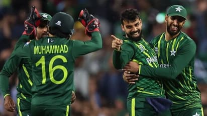 ന്യൂസിലന്‍ഡിന് മൂന്ന് വിക്കറ്റ് നഷ്ടം; ടി20 ലോകകപ്പ് സെമിഫൈനലില്‍ പാകിസ്ഥാന്‍ പിടി മുറുക്കി