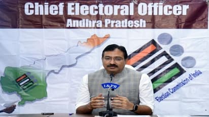 ఏపీలో మహిళా ఓటర్లదే హవా.. 10 లక్షల ఓట్లు తొలగింపు, కొత్త జాబితా ప్రకటించిన ఈసీ