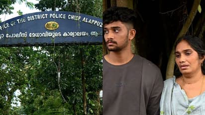 മുതിര്ന്ന ഉദ്യോഗസ്ഥന് പീഡിപ്പിച്ചു; ആയുധ സംഭരണ ശാലയിലെ ഉദ്യോഗസ്ഥന്റെ മരണം കൊലപാതകമെന്ന് ബന്ധുക്കള്